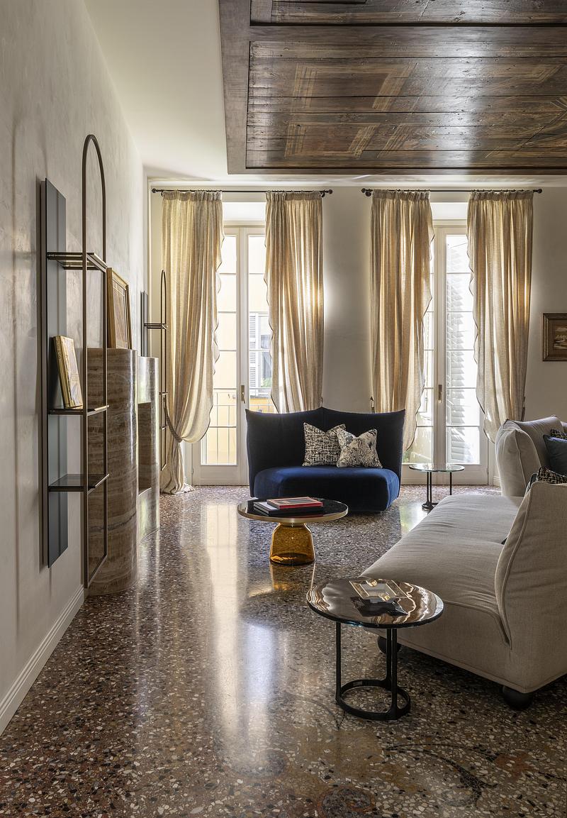 Dossier de presse | 4232-35 - Communiqué de presse | À Plaisance, un appartement familial contemporain au cœur d’un palais italien du XIXe siècle - La Casa di Babette - Architecture résidentielle - Crédit photo :  Vito Corvasce 