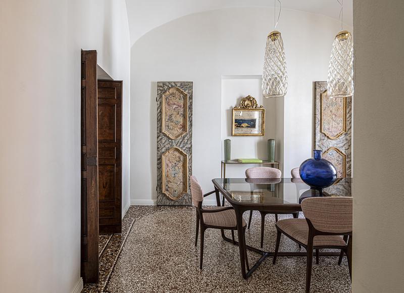 Dossier de presse | 4232-35 - Communiqué de presse | À Plaisance, un appartement familial contemporain au cœur d’un palais italien du XIXe siècle - La Casa di Babette - Architecture résidentielle - Crédit photo :  Vito Corvasce 