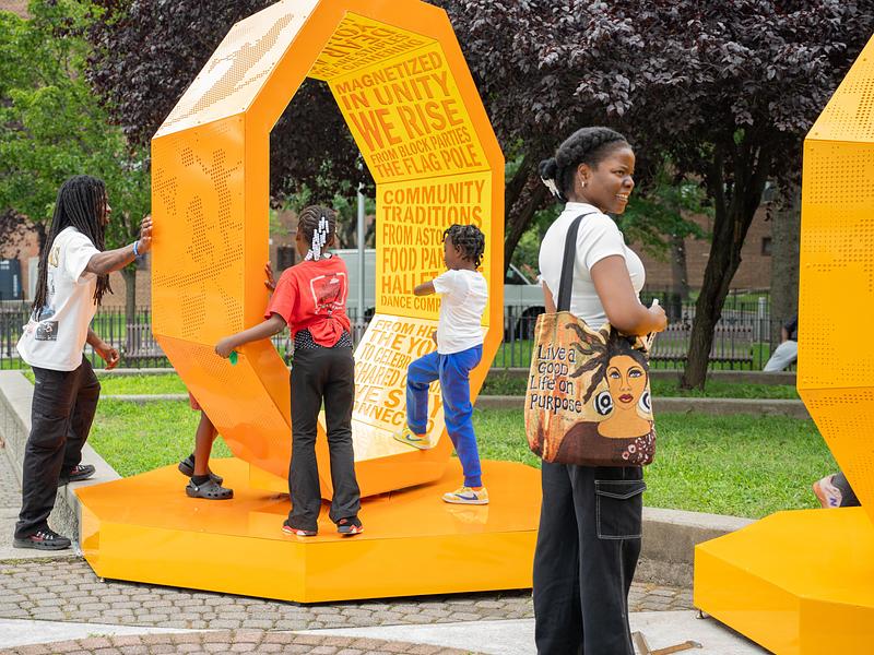 Press kit | 5595-13 - Press release | The Urban Conga Unveils “Revolving Voices” at New York Public Housing in Collaboration with Local Poet Tamra Cosby - The Urban Conga - Art - <p style="">Designed to be an intergenerational space, Revolving Voices invites people of different ages to play, gather, and connect. <br style=""></p> - Photo credit: Tameek Williams