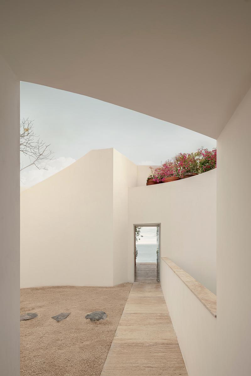 Dossier de presse | 5118-08 - Communiqué de presse | Casa Malonic - HW Studio - Architecture résidentielle -   Cour intérieure circulaire - Crédit photo : Photo credit: Cesar Bejar