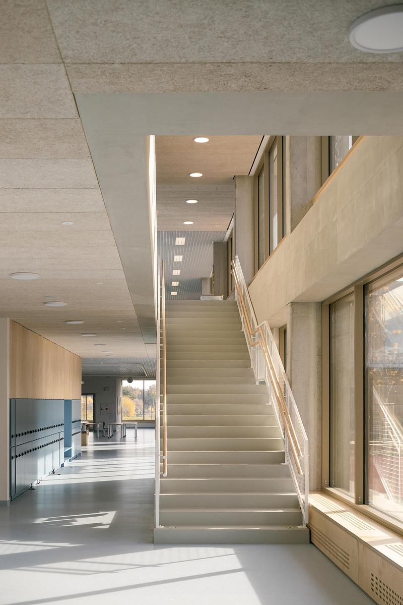 Dossier de presse | 1914-07 - Communiqué de presse | École LOŠBATES - Pelletier de Fontenay + SOA architekti - Architecture institutionnelle - Crédit photo : Alex Shoots Buildings