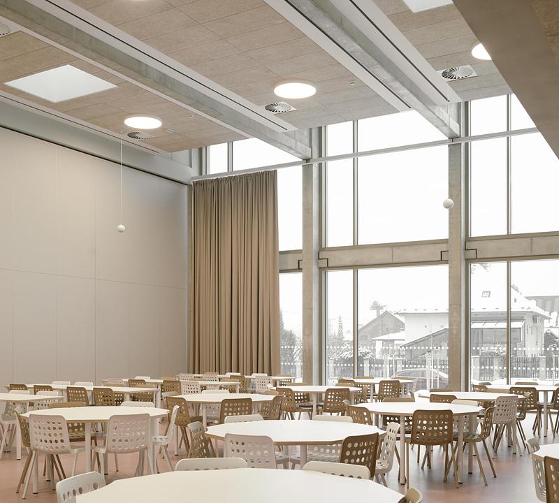 Dossier de presse | 1914-07 - Communiqué de presse | École LOŠBATES - Pelletier de Fontenay + SOA architekti - Architecture institutionnelle - Crédit photo : Alex Shoots Buildings