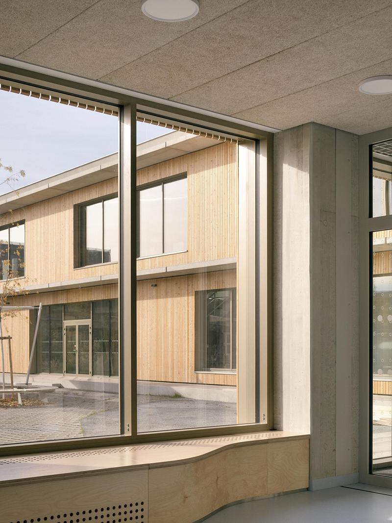 Dossier de presse | 1914-07 - Communiqué de presse | École LOŠBATES - Pelletier de Fontenay + SOA architekti - Architecture institutionnelle - Crédit photo : Alex Shoots Buildings