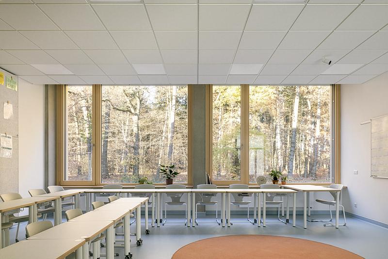 Dossier de presse | 1914-07 - Communiqué de presse | École LOŠBATES - Pelletier de Fontenay + SOA architekti - Architecture institutionnelle - Crédit photo : Alex Shoots Buildings