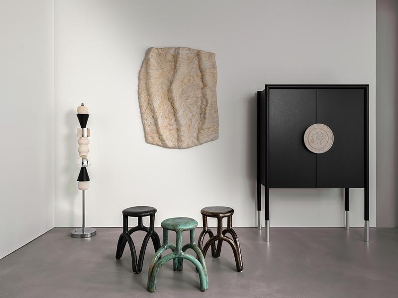 Press kit | 7948-02 - Press release | ARKOBJECT: Istanbul’s Craft Culture Takes Contemporary Form - ARKOBJECT - Art - Gallery view at ARKOBJECT, Istanbul. Arinna Floor Lamp and Puduhepa Bar Cabinet by Marāu; UI Stools in Matte Metallic, Copper Green and Glossy Metallic by Mesut Öztürk; Geçit II by Betül Özkan on the wall. - Photo credit: Sinan Çırak