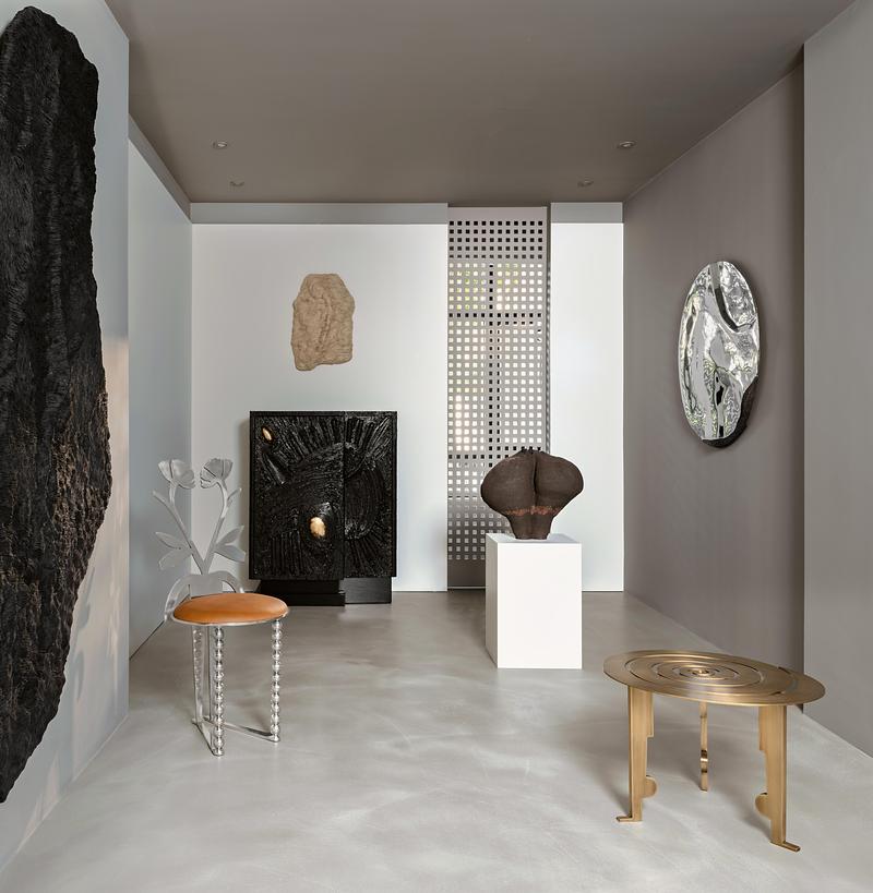 Press kit | 7948-02 - Press release | ARKOBJECT: Istanbul’s Craft Culture Takes Contemporary Form - ARKOBJECT - Art - Gallery view at ARKOBJECT, Istanbul. Eşik and Vücut by Betül Özkan; Mira Chair and Colette Table by Animate Objects; Icon Cabinet by Tayfun Mumcu; Untitled IX by Begüm Alkan; Gala 94 by Ayşe Demir. - Photo credit: Sinan Çırak