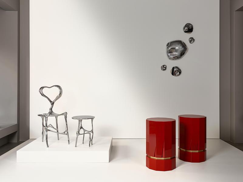 Press kit | 7948-02 - Press release | ARKOBJECT: Istanbul’s Craft Culture Takes Contemporary Form - ARKOBJECT - Art - LOVE Chair and LOVE Side Table by Sami Savatli; Gloss Side Tables by Zeynep Fadıllıoğlu; Mignon wall mirrors by Ayşe Demir, at ARKOBJECT, Istanbul.  - Photo credit:  Sinan Çırak 