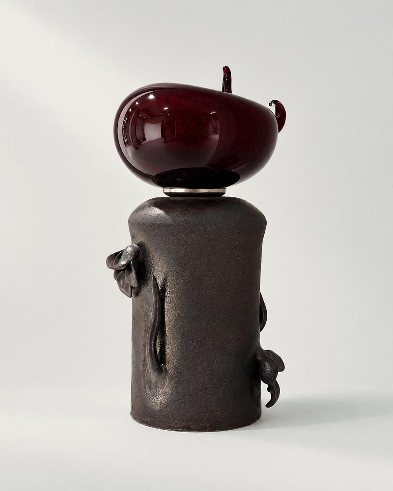 Press kit | 7948-02 - Press release | ARKOBJECT: Istanbul’s Craft Culture Takes Contemporary Form - ARKOBJECT - Art - Wretched table lamp by Maral Taşkırıcı at ARKOBJECT, Istanbul. - Photo credit: Sinan Çırak
