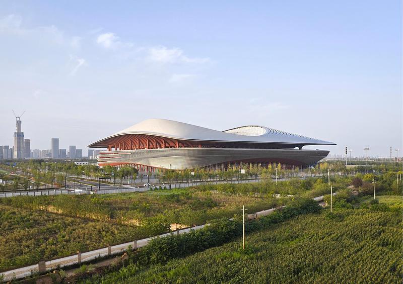 Dossier de presse | 1968-25 - Communiqué de presse | Architecture MasterPrize Names Its 2026 Winners - Farmani Group - Architecture commerciale - Xi’an International Football Centre by ZHA, AMP 2026 Best of Best Winner in Recreational Architecture - Crédit photo : Hufton + Crow