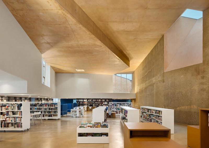 Dossier de presse | 1968-25 - Communiqué de presse | Architecture MasterPrize Names Its 2026 Winners - Farmani Group - Architecture commerciale - Media library and music school in Sarlat-la-Canéda by Dominique Coulon &amp; Associés, AMP 2026 Best of Best Winner in Cultural Architecture - Crédit photo : Eugeni Pons