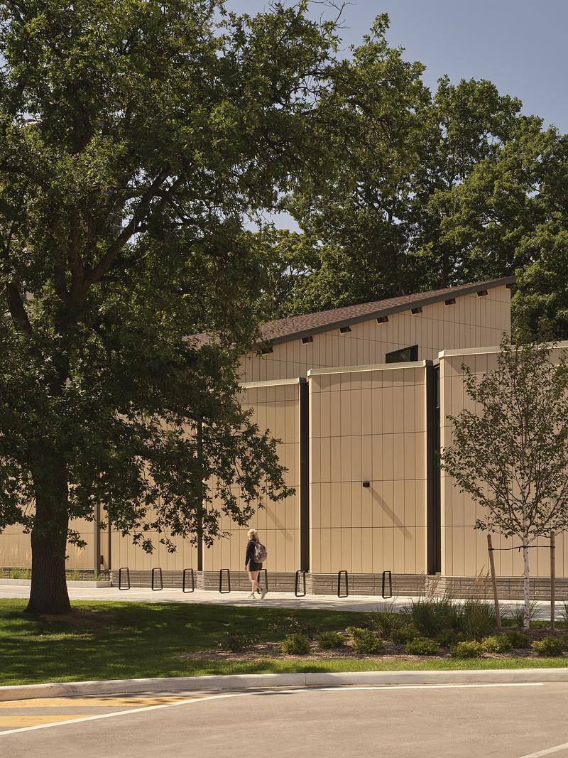 Press kit | 3405-07 - Press release | De La Salle College John Hunt Student Life Centre - Moriyama Teshima Architects - Institutional Architecture - Photo credit: Riley Snelling