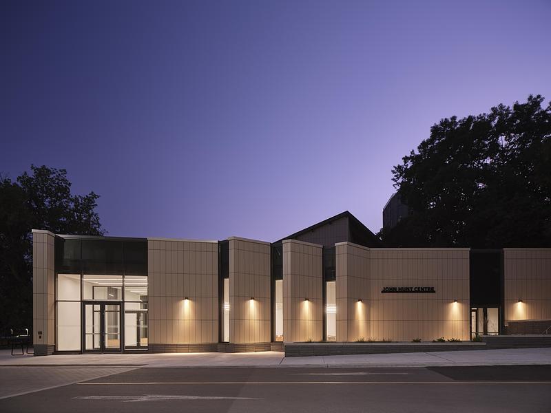 Press kit | 3405-07 - Press release | De La Salle College John Hunt Student Life Centre - Moriyama Teshima Architects - Institutional Architecture - Photo credit: Riley Snelling