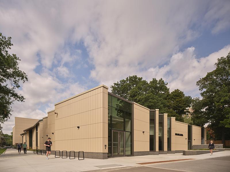 Press kit | 3405-07 - Press release | De La Salle College John Hunt Student Life Centre - Moriyama Teshima Architects - Institutional Architecture - Photo credit: Riley Snelling