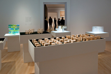 Dossier de presse | 756-01 - Communiqué de presse | Autres odyssées de l’espace - Centre Canadien d’Architecture (CCA) - Évènement + Exposition - Autres odyssées de l’espace : Greg Lynn, Michael Maltzan, Alessandro Poli. Vue de l'installation au CCA. - Crédit photo : © CCA, Montréal