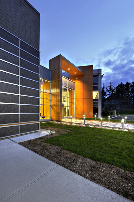 Dossier de presse | 819-01 - Communiqué de presse | Siège social de Schlüter Systems Inc. - DCYSA Architecture & Design - Architecture commerciale - Crédit photo : Gleb Gomberg