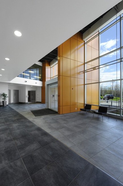 Dossier de presse | 819-01 - Communiqué de presse | Siège social de Schlüter Systems Inc. - DCYSA Architecture & Design - Architecture commerciale - Crédit photo : Gleb Gomberg