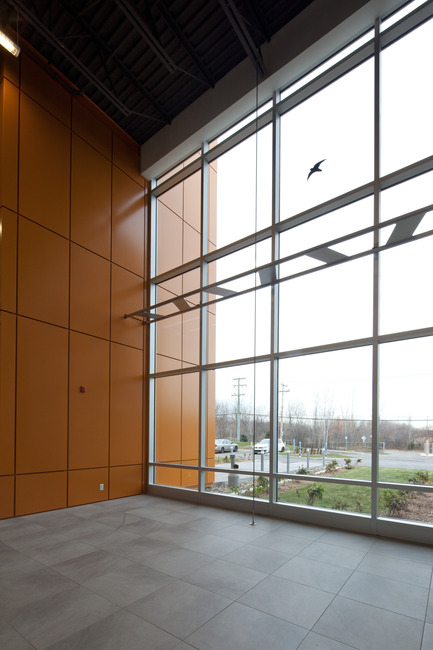 Dossier de presse | 819-01 - Communiqué de presse | Siège social de Schlüter Systems Inc. - DCYSA Architecture & Design - Architecture commerciale - Crédit photo : Alex St-Jean