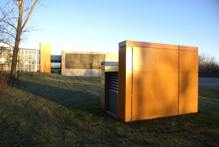 Dossier de presse | 819-01 - Communiqué de presse | Siège social de Schlüter Systems Inc. - DCYSA Architecture & Design - Architecture commerciale - Crédit photo : Alex St-Jean