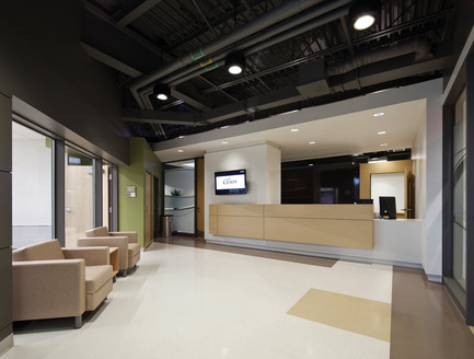 Press kit | 647-04 - Press release | Centre spécialisé de technologie physique du Québec - bisson | associés + Carl Charron Architecte - Industrial Architecture - Photo credit: Stephane Groleau
