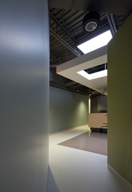 Press kit | 647-04 - Press release | Centre spécialisé de technologie physique du Québec - bisson | associés + Carl Charron Architecte - Industrial Architecture - Photo credit: Stephane Groleau