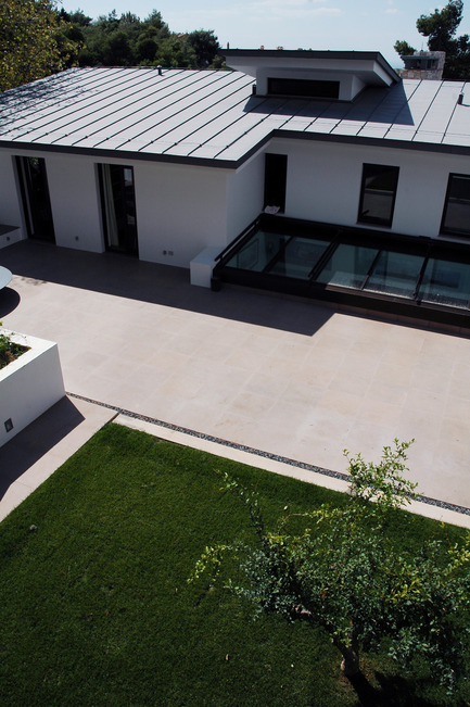 Press kit | 770-01 - Press release | Family House Revision & Pool for Art - Eleni Kostika Architecture - Residential Architecture - Photo credit: Alexandros Tsonidis