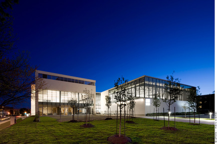 Dossier de presse | 718-01 - Communiqué de presse | Cartierville Y Centre - A community beacon - Daoust Lestage inc. - Architecture institutionnelle - Crédit photo : Marc Cramer