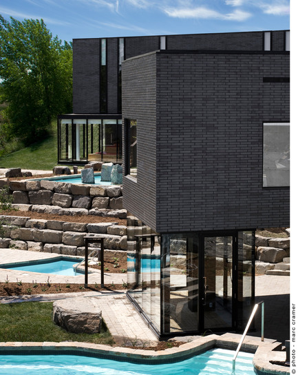 Dossier de presse | 721-01 - Communiqué de presse | Strom spa nordique - Chevalier Morales - Architecture commerciale - Crédit photo : Marc Cramer