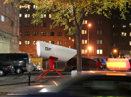 Press kit | 562-04 - Press release | Mouna Andraos and Melissa Mongiat, 2010 recipients of the Phyllis Lambert Design Montréal Grant - Bureau du design - Ville de Montréal - Competition - ARTVSCOPE, MONTRÉAL<br><span></span>Mobilier urbain interactif<br>Réalisation pour Amuse, client : ARTV - Photo credit: Olivier Blouin