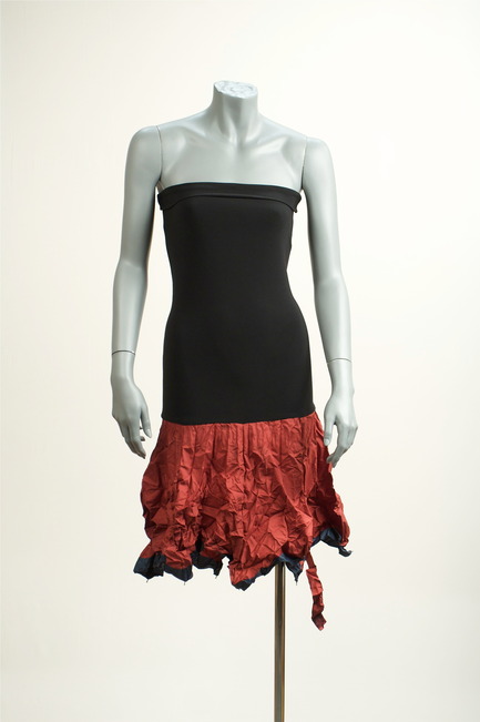 Press kit | 757-01 - Press release | Claude Bouchard - SIDIM 2010 - Event + Exhibition - Wrinkled Red - Photo credit: w-vitrinevirtuelle