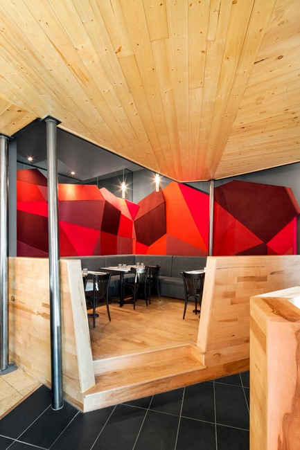 Dossier de presse | 760-08 - Communiqué de presse | Le désordre apprivoisé s’invite au restaurant - Jean de Lessard, Designers Créatifs - Design d’intérieur commercial - Crédit photo : Adrien Williams