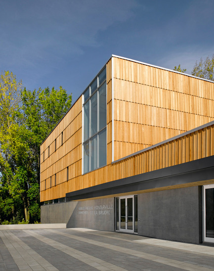 Dossier de presse | 755-01 - Communiqué de presse | Bibliothèque Montarville-Boucher-De la Bruère - BGLA | Architecture + Design urbain - Architecture institutionnelle - Crédit photo : Christian Perreault