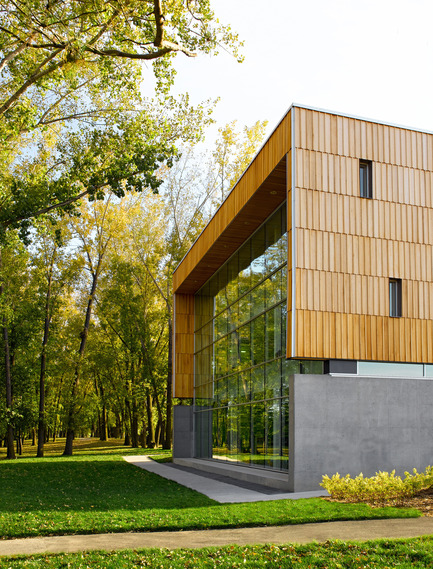 Dossier de presse | 755-01 - Communiqué de presse | Bibliothèque Montarville-Boucher-De la Bruère - BGLA | Architecture + Design urbain - Architecture institutionnelle - Crédit photo : Christian Perreault