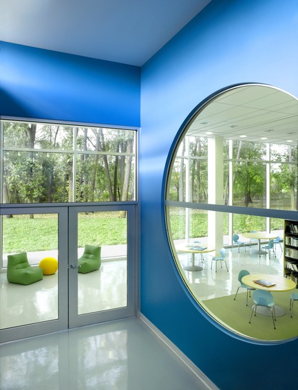 Dossier de presse | 755-01 - Communiqué de presse | Bibliothèque Montarville-Boucher-De la Bruère - BGLA | Architecture + Design urbain - Architecture institutionnelle - Crédit photo : Christian Perreault