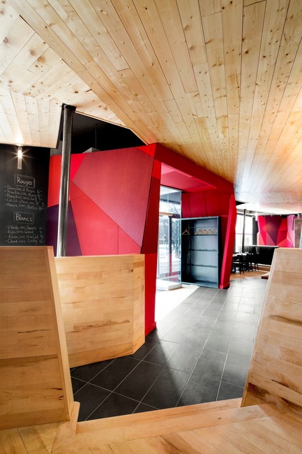 Dossier de presse | 760-08 - Communiqué de presse | Le désordre apprivoisé s’invite au restaurant - Jean de Lessard, Designers Créatifs - Design d’intérieur commercial - Crédit photo : Adrien Williams
