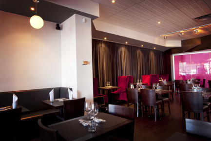 Dossier de presse | 760-02 - Communiqué de presse | Restaurant Kazumi - Jean de Lessard, Designers Créatifs - Architecture commerciale - Crédit photo : Jean Malek