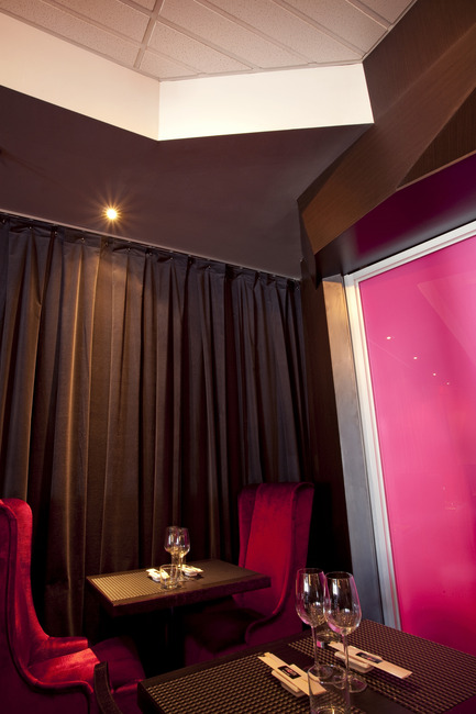 Dossier de presse | 760-02 - Communiqué de presse | Restaurant Kazumi - Jean de Lessard, Designers Créatifs - Architecture commerciale - Crédit photo : Jean Malek