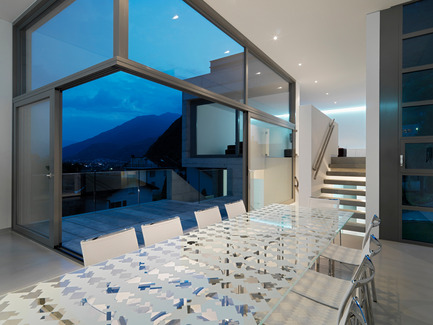 Dossier de presse | 762-01 - Communiqué de presse | House in Lumino - Davide Macullo Architects - Architecture résidentielle - Crédit photo : Enrico Cano