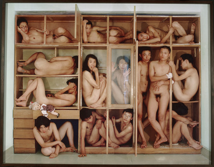 Press kit | 696-03 - Press release | Red Flag,a group of contemporary Chinese artworks from Montreal collections - Montreal Museum of Fine Arts (MMFA) - Event + Exhibition - Impression d’espace – Veille, 2000<br>Épreuve à développement chromogène<br>115,5 x 145,5 cm (à vue)<br>Achat, fonds de la Campagne du Musée 1988-1993<br>Inv. 2010.855 - Photo credit: Frères Gao<br>Zhen Gao – Né à Jinan (Chine) en 1956<br>Qiang Gao – Né à Jinan (Chine) en 1962