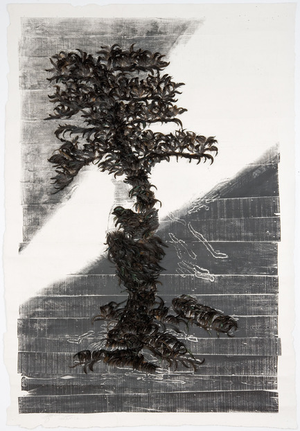 Press kit | 696-03 - Press release | Red Flag,a group of contemporary Chinese artworks from Montreal collections - Montreal Museum of Fine Arts (MMFA) - Event + Exhibition - Tui Bei Tu no 52, 2007<br>Gravure sur bois de fil, collage de plumes<br>360 x ~ 246 cm (feuille, ~ 336 x ~ 220 cm (image)<br>Prêt de la collection Pierre Bourgie - Photo credit: Huan Zhang – Né à Anyang (Chine) en 1965
