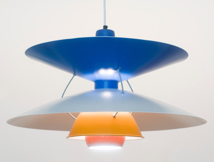 Press kit | 701-02 - Press release | Yesterday’s Tomorrows - Musée d'art contemporain de Montréal (MAC) - Event + Exhibition - Simon Starling<br>Home-made Henningsen PH5 Lamps, 2004<br> Found metal lampshades, steel, light fittings<br><br>Collection Lisa Roumell &amp; Mark Rosenthal, New York<br>Courtesy Casey Kaplan, New York - Photo credit: Cary Whittier