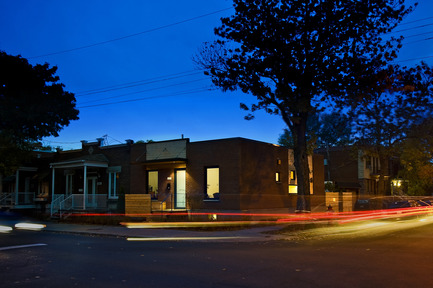 Press kit | 1105-03 - Press release | One-Story House in the City - Building on the inside - Anik Péloquin architecte - Residential Architecture - Photo credit: 







Daniel Kudish