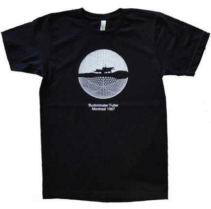 Press kit | 562-42 - Press release | The CODE SOUVENIR MONTRÉAL pop-up store: Showcasing Montréal creativity at its best! - Bureau du design - Ville de Montréal - Product - MONTREALITE&nbsp;<br>Designer : David Jenkins&nbsp;<br>Nom du produit : T-shirts Farine Five Roses ou Biosphère&nbsp; - Photo credit: MONTREALITE&nbsp;<br>