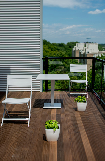 Dossier de presse | 688-03 - Communiqué de presse | Wood U - Jardin de Ville - Produit - Crédit photo : 







Laurent Guérin / Studio Don Graetz