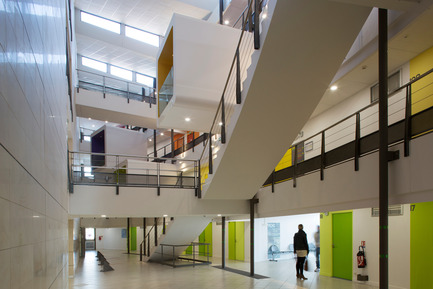 Dossier de presse | 921-04 - Communiqué de presse | Restructuration d’un bâtiment pour l’Institut de Formation des Professionnels de la Santé - NBJ architectes - Architecture institutionnelle - Crédit photo : 







Paul KOZLOWSKI&nbsp;