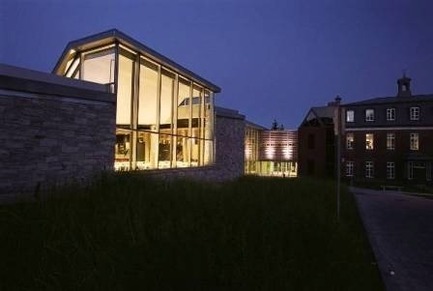Dossier de presse | 865-06 - Communiqué de presse | Importante fusion dans le secteur des cabinets d’architectes - Lemay - Évènement + Exposition - 







Bibilothèque nationale du Québec
Consortium Patkau / Croft Pelletier / Gilles Guité / MSD - Crédit photo : 







Bernard Fougères