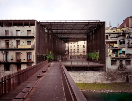 Dossier de presse | 853-02 - Communiqué de presse | Grafting Architecture Catalonia at Venice - Venice Biennale of Architecture - Évènement + Exposition - La Lira Public Theater Space(2004-2011, RCR Arquitectes: Rafael Aranda,
Carme Pigem and Ramon Vilalta, and Joan Puigcorbé, in Ripoll) - Crédit photo : Hisao Suzuki