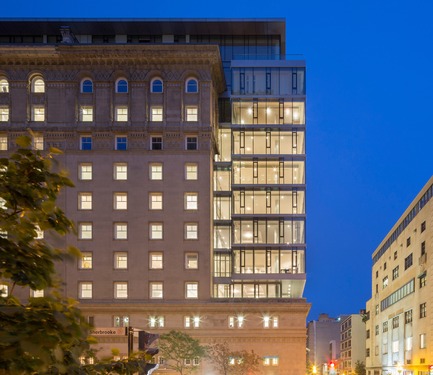 Press kit | 952-06 - Press release | A new glass envelope for the Ritz-Carlton Hotel - Provencher_Roy - Residential Architecture - Ritz Hotel - Photo credit: Stéphane Groleau&nbsp;