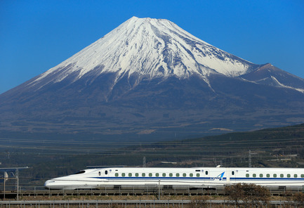 Press kit | 748-18 - Press release | Fall 2014 programming at the UQAM Centre de Design - Centre de design de l'UQAM - Industrial Design - Shinkansen train series N700, Central Japan Railway Compagny - Photo credit: Japan Foundation