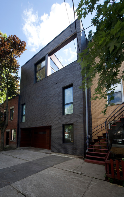 Dossier de presse | 759-07 - Communiqué de presse | Siamoises Mentana-Boyer - Blouin Tardif Architecture-Environnement - Architecture résidentielle - Crédit photo : Steve Montpetit