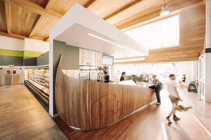 Press kit | 1142-02 - Press release | Crudessence chez Avril - L. McComber - Commercial Architecture - Photo credit: Steve Montpetit